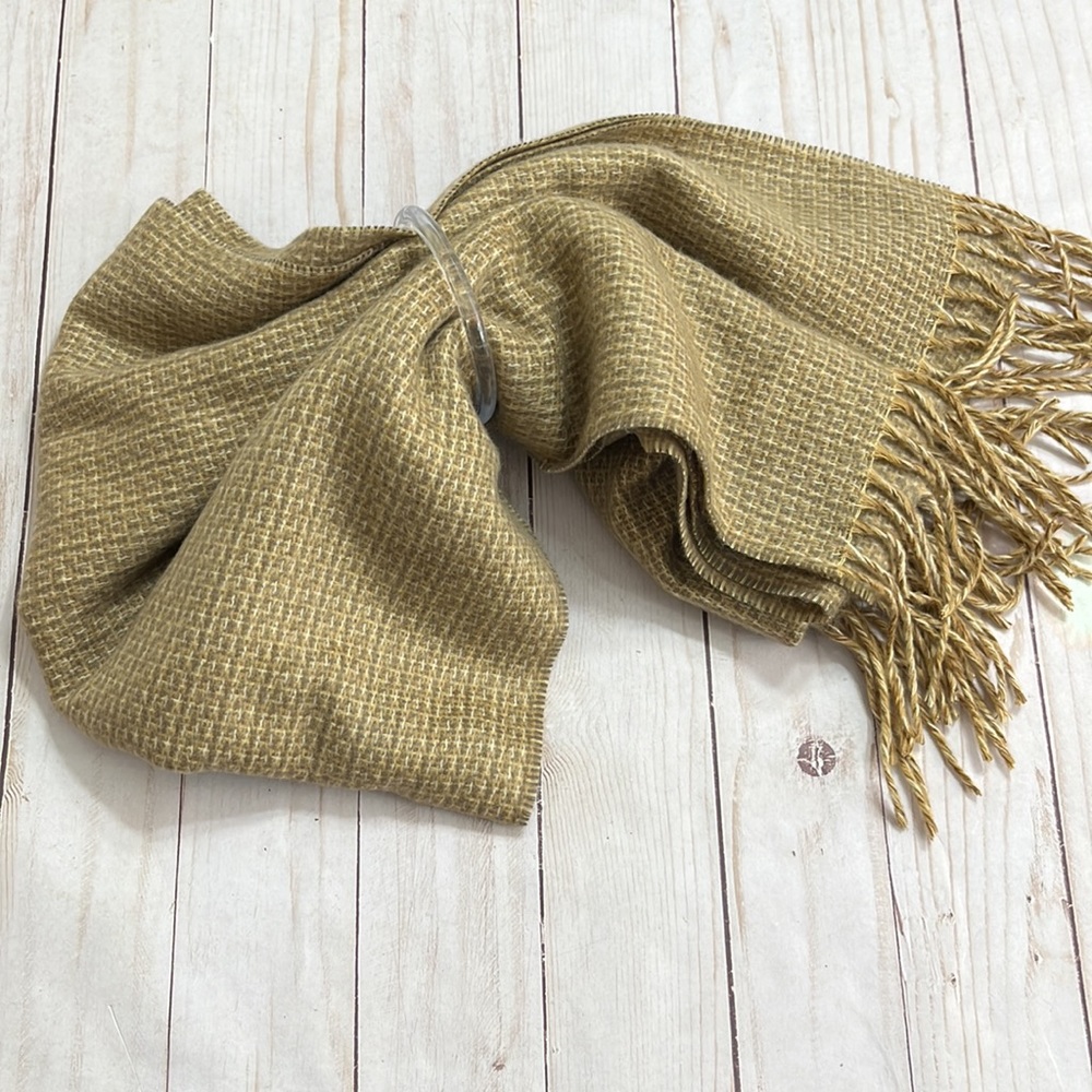 NWT V.Fraas Cashmink Scarf Tan